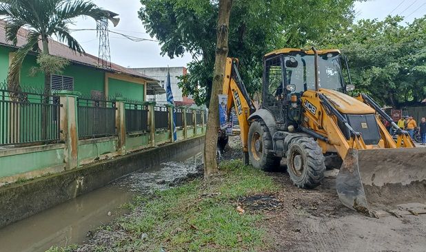 Bakal Dioverlay, Pemko Pekanbaru Bantu Normalisasi Drainase Jalan Cipta Karya