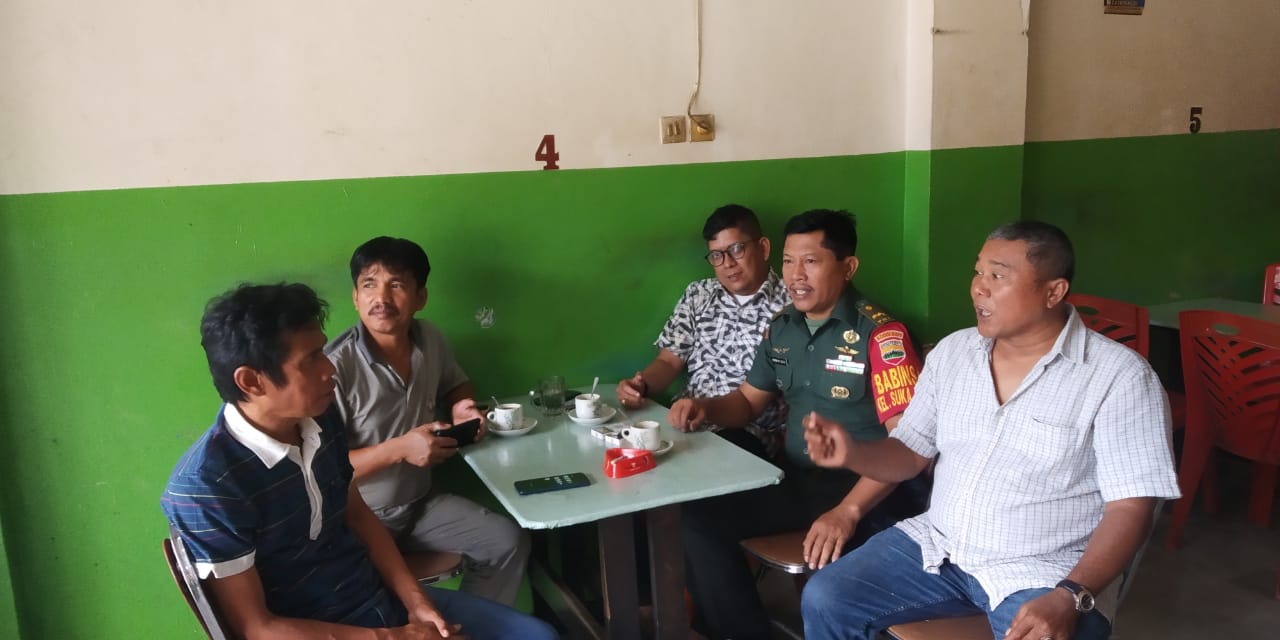 Babinsa Sukaramai Komsos Ke RT 03 Bahas Kamtibmas