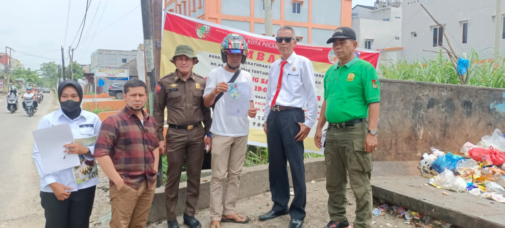 Buang Sampah di TPS Liar, 3 Warga Ditangkap Tim Yustisi