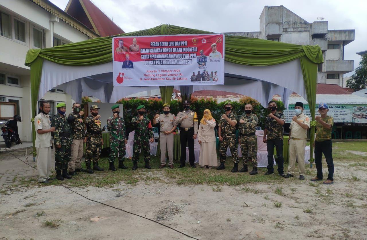 Babinsa Silaturahmi dan Monitoring  MoU LVRI-PPM dengan PMI Kota di Kelurahan Tanahdatar 