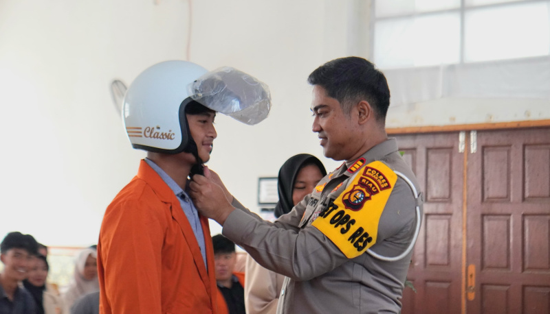 Satlantas Polres Rohil Sosialisasikan Ops Zebra LK 2025 dan Program Green Policing di Institut Teknologi Rokan Hilir