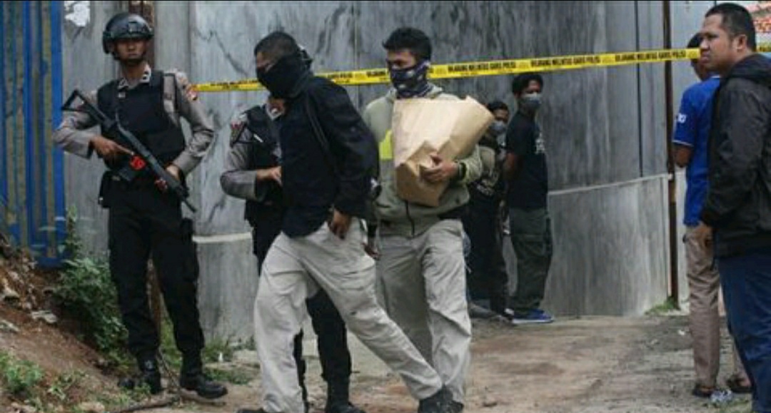 Densus 88 Ringkus 6 Teroris Jaringan Jamaah Ansharut Daulah di Bogor