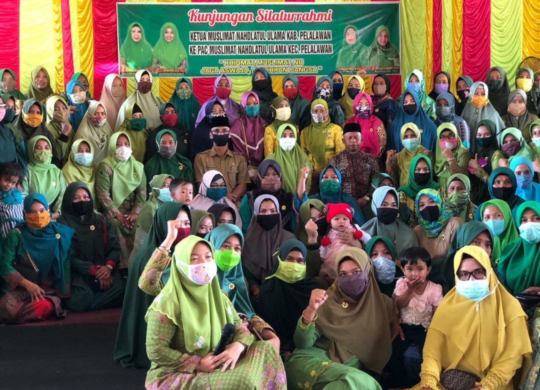 Ketum Muslimat NU Pelalawan Sewitri Jalin Silahturahmi dengan Kader PAC Kecamatan