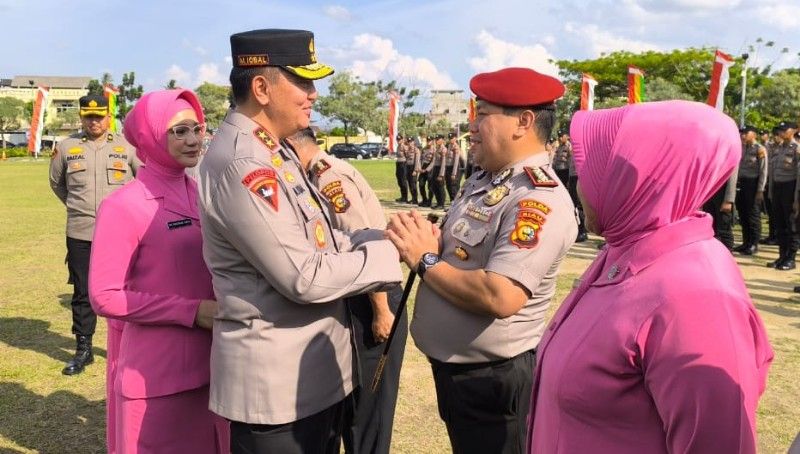 Kapolda Riau Lantik Lima Kombes dan AKBP Baru