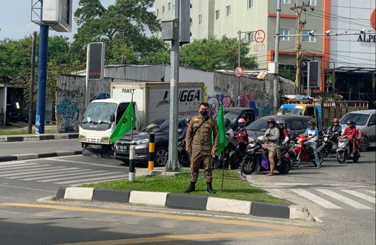 Antisipasi Gangguan Keamanan, Satpol PP Tempatkan Personel di Traffic Light