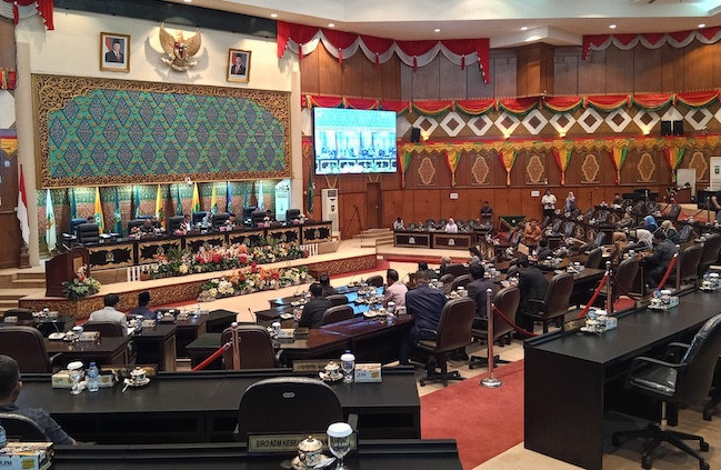 LKPJ Gubernur Riau 2024, Jalan Rusak dan Pendapatan Daerah Jadi Catatan