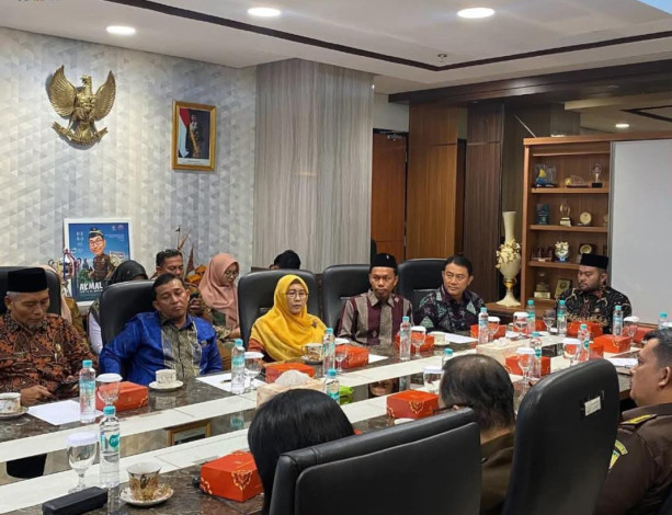 Kunjungan ke Kejati Riau, Komisi I DPRD Riau Bahas Isu-isu Strategis