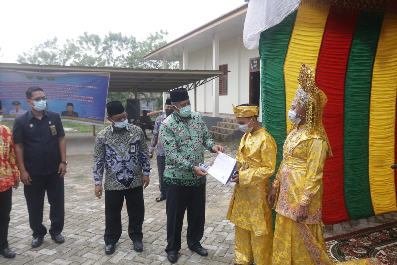 Launching Pekil Sidang Itsbat Nikah, Bupati  Alfedri Jadi Saksi 17 Pasang Disidang