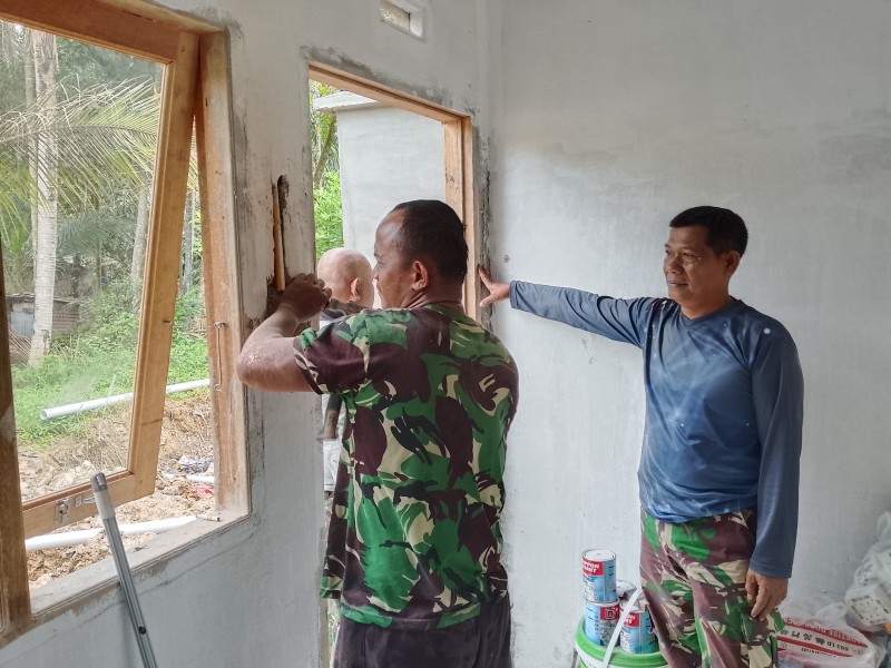 Progres 89 Persen, Pembangunan RTLH Ibu Anismar oleh TMMD ke-127 Kodim 0301/Pekanbaru Segera Rampung