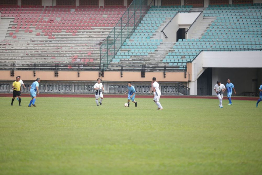 Dispora Gelar Pertandingan Persahabatan di Stadion Utama Riau