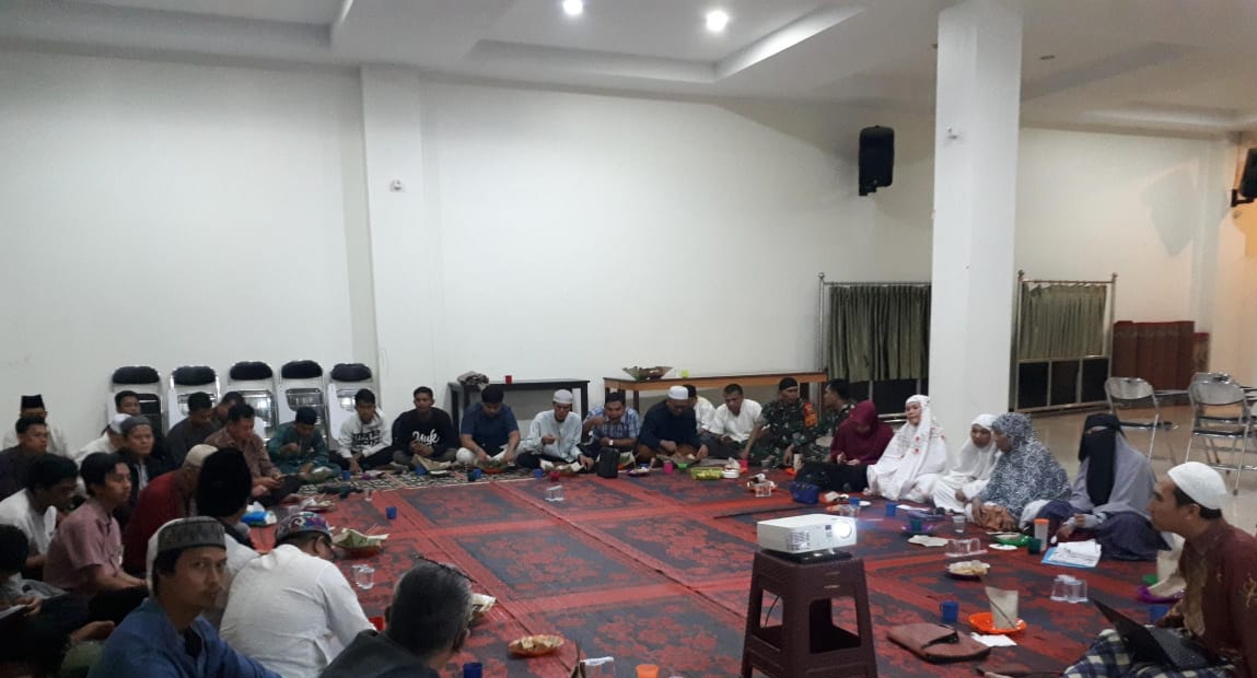 Babinsa Hadiri Pengajian  Rutin Di Masjid Paripurna Al Falah Darul Muttaqin
