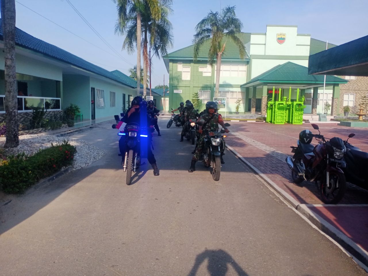 Babinsa - Brimob  Gelar Patroli Sinergitas Di Wilayah Teritorial 