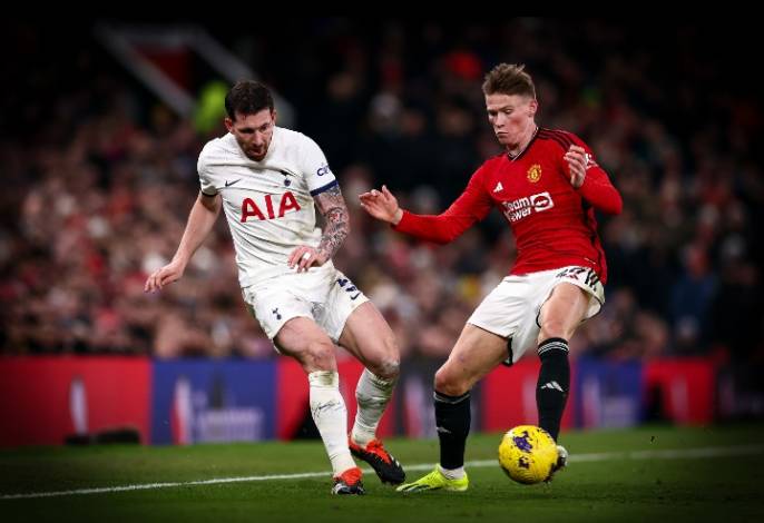 Manchester United Ditahan Imbang Tottenham Hotspur 2-2 di Old Trafford