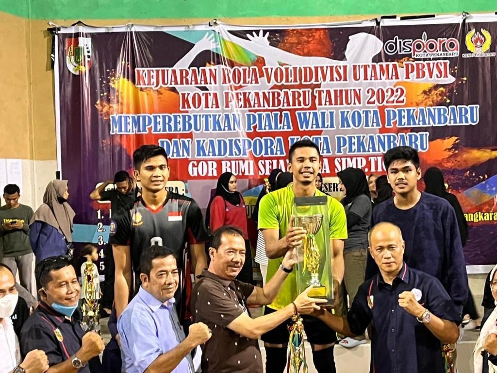 Sekretaris Dispora Pekanbaru Hadiri Penutupan Kejuaraan Divisi Utama Bola Volly